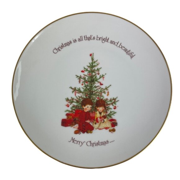 Holly Hobbie Christmas Commemorative Edition Porcelain Collectors Plate - Picture 2 of 7